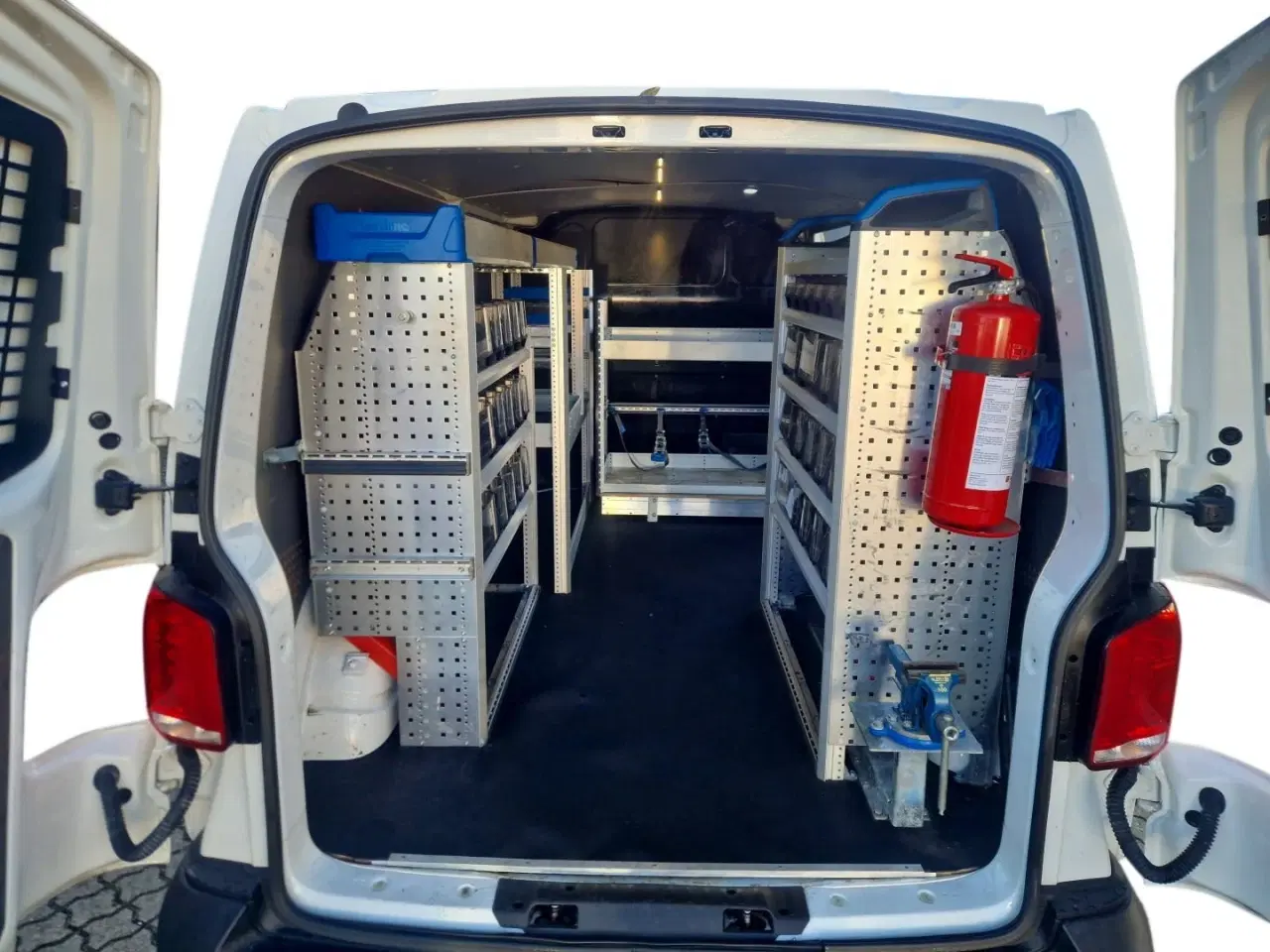 Billede 1 - VW Transporter 2,0 TDi 110 Kassevogn lang