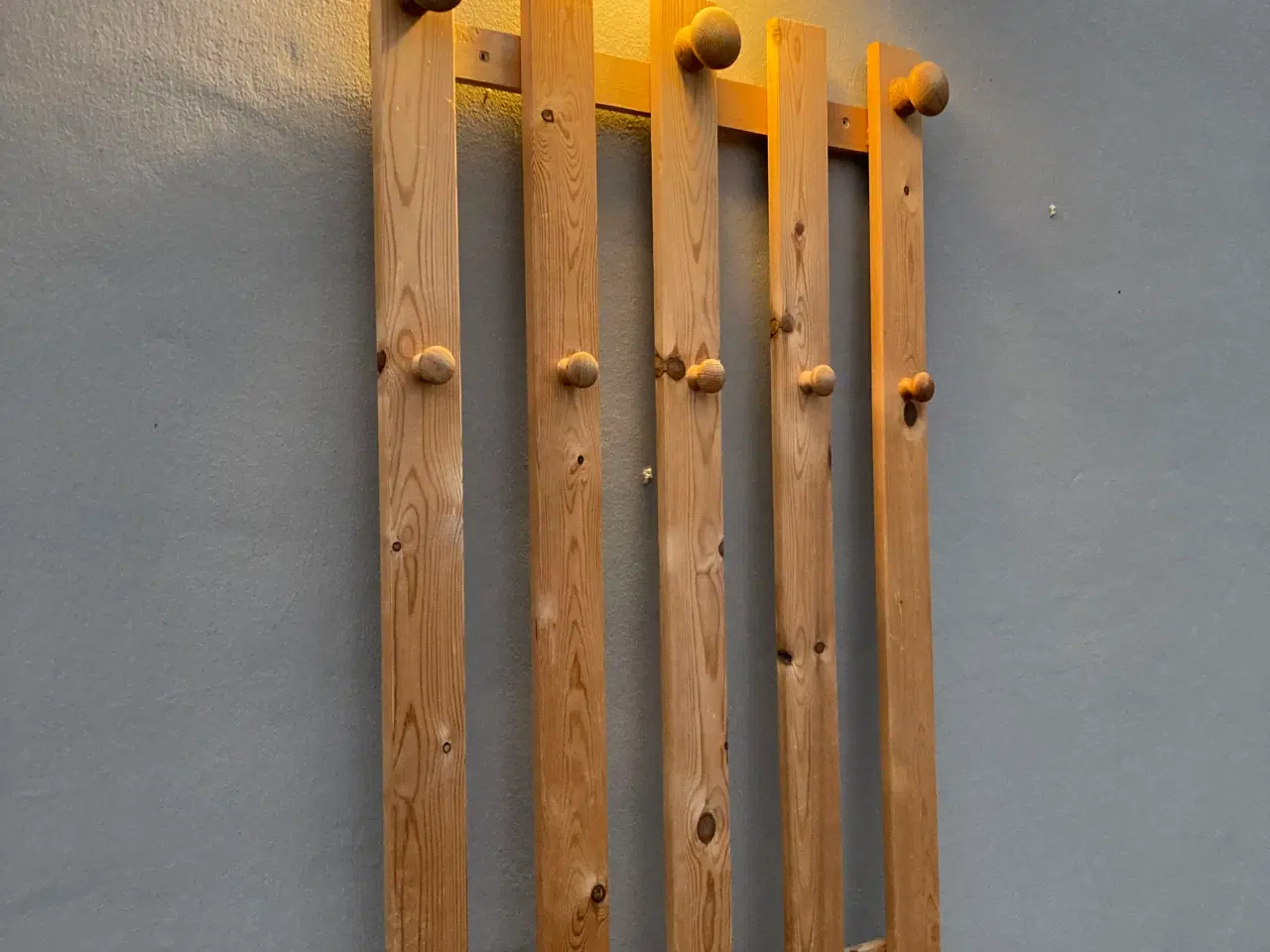Billede 2 - Vintage væg knage panel fra 1970 erne 13 knager