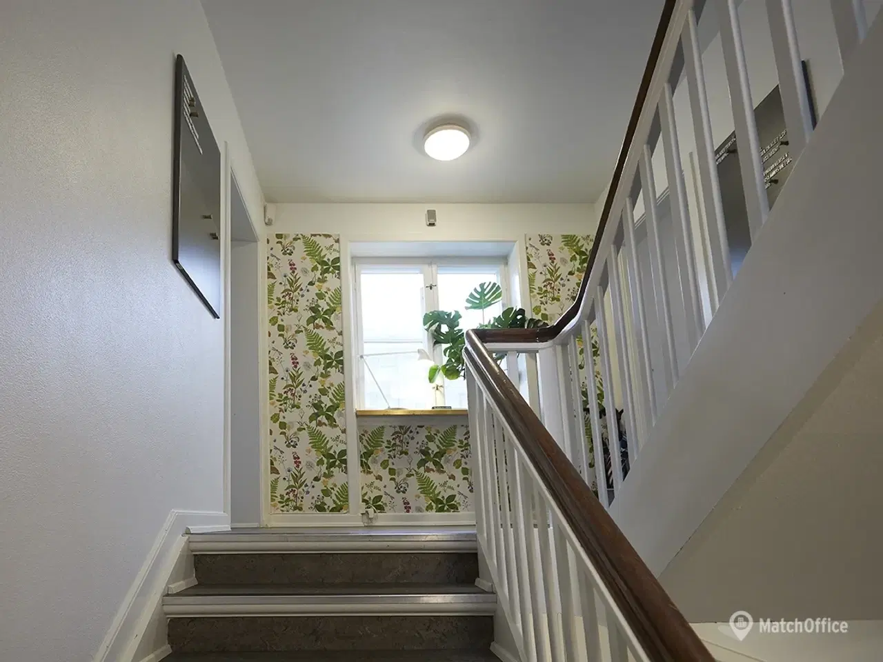 Billede 10 - Rigtig god beliggenhed tæt på motorvejen E45 og banegården.