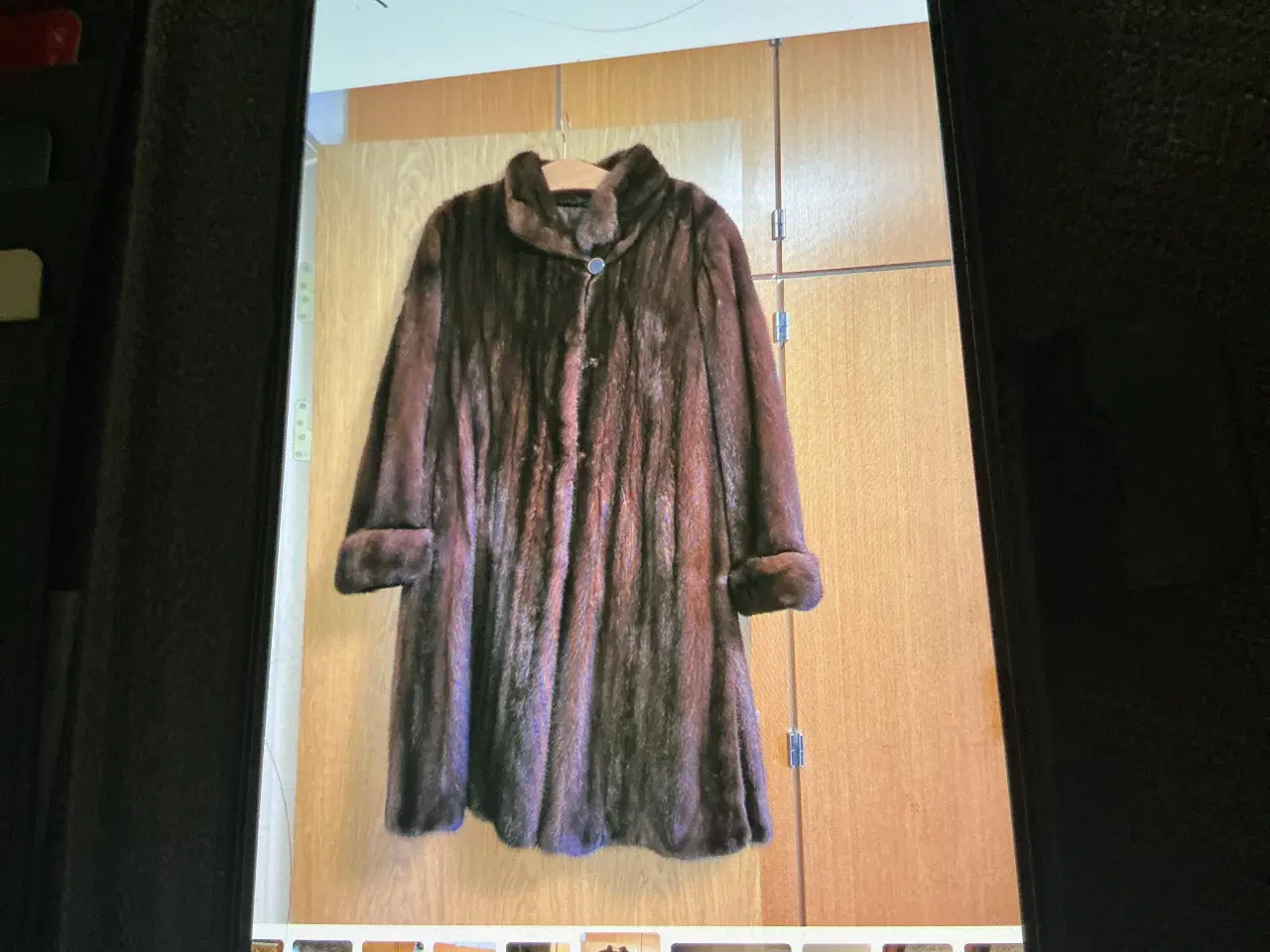 Billede 1 - Saga svinger mink pels