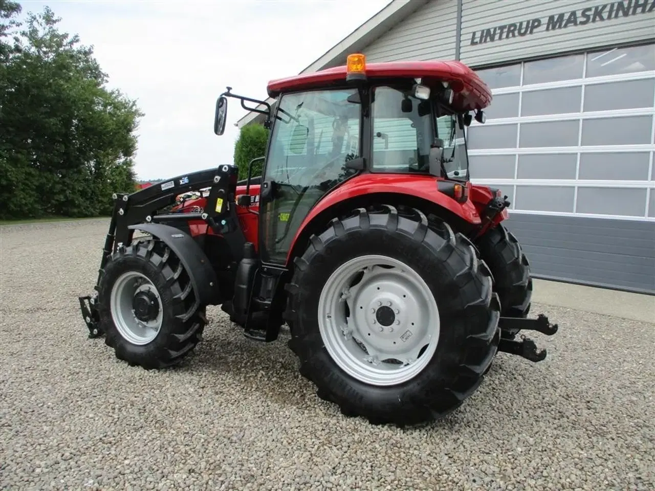 Billede 11 - Case IH Farmall 85A Med frontlæsser