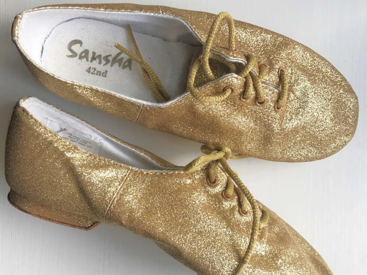 Billede 2 - DANSESKO fra SANSHA - guld - glitter