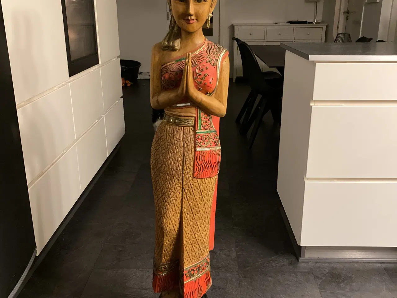 Billede 2 - Træskulptur kvinde