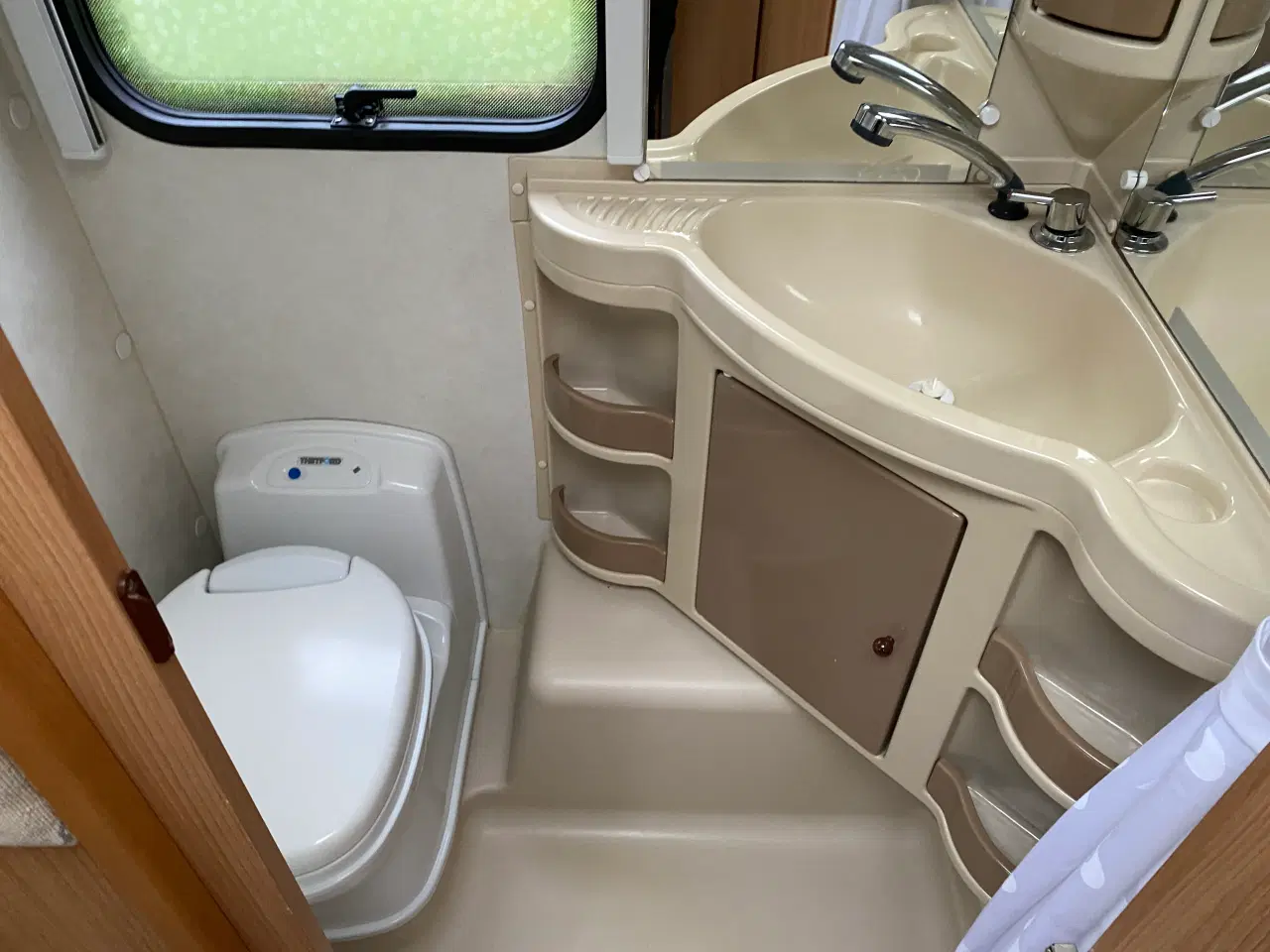 Billede 11 - Adria Adora 472 LU