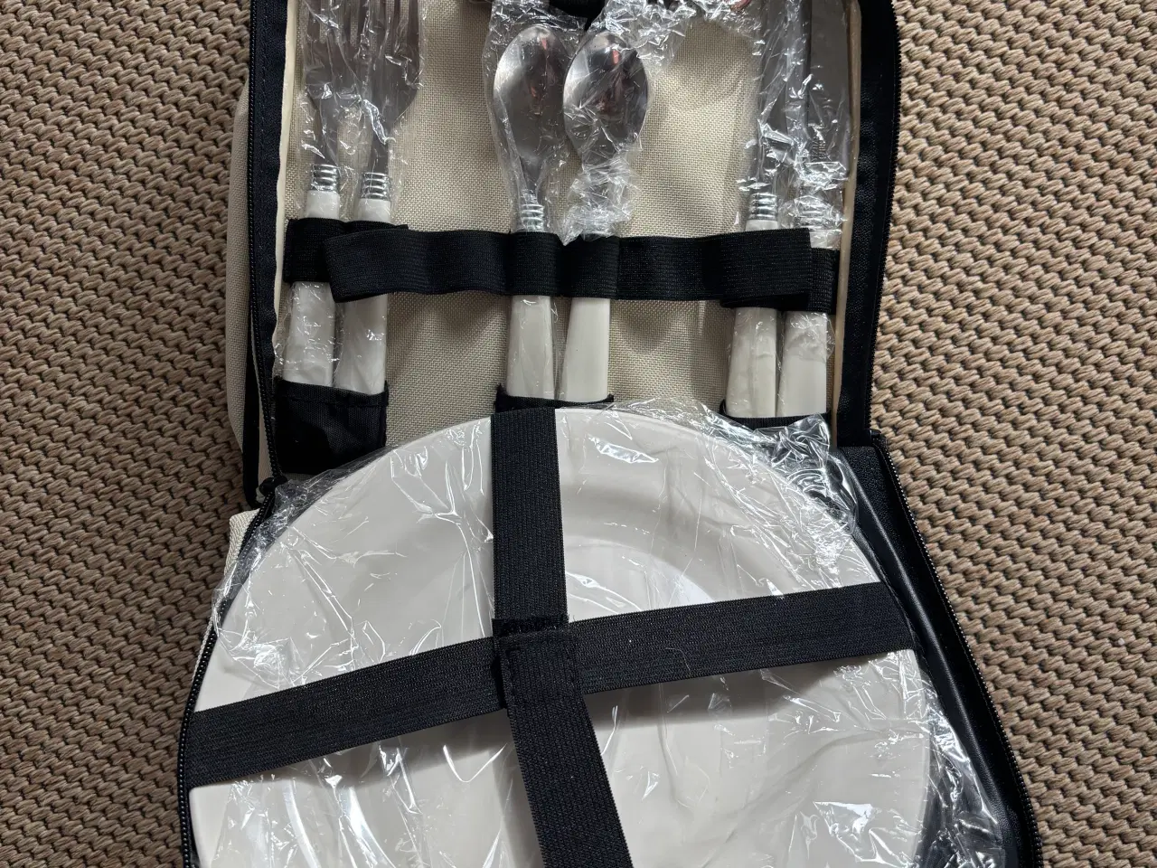 Billede 3 - Køletaske med tilbehør til picnic   