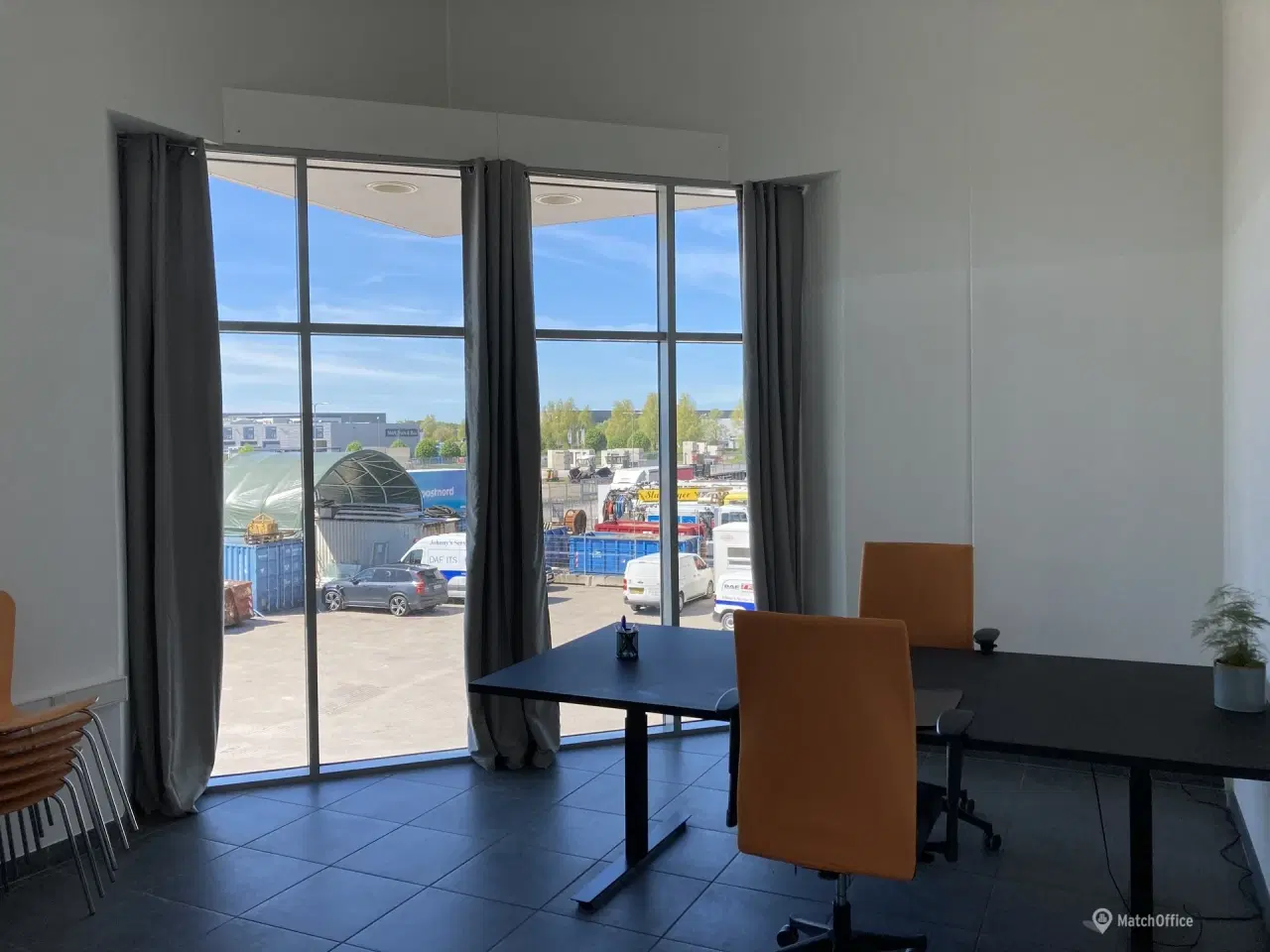 Billede 9 - Kontor - salgslokaler - showroom med facade mod motorvejen