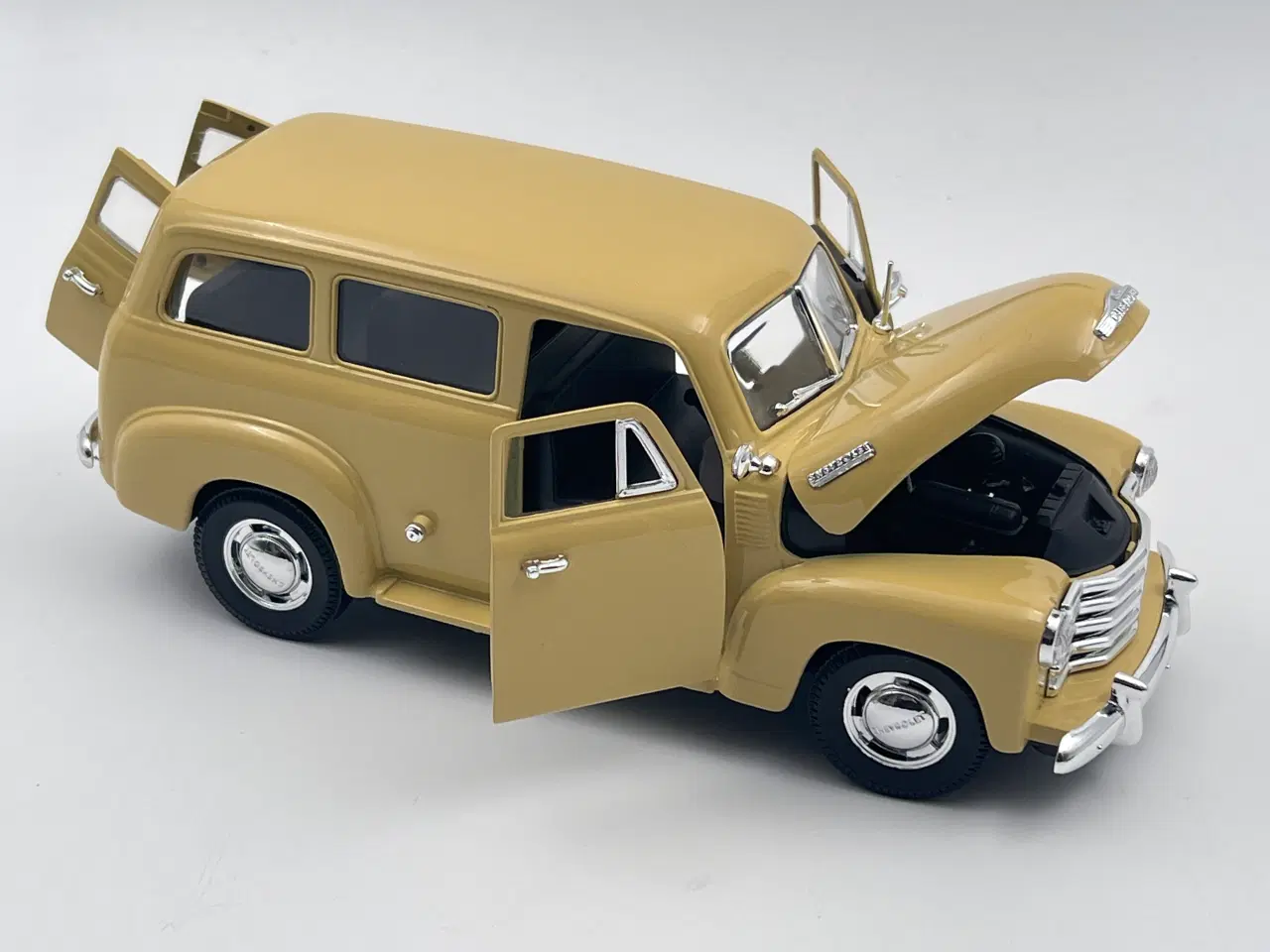 Billede 4 - 1950 Chevrolet Suburban 1:18  Flot og detaljeret