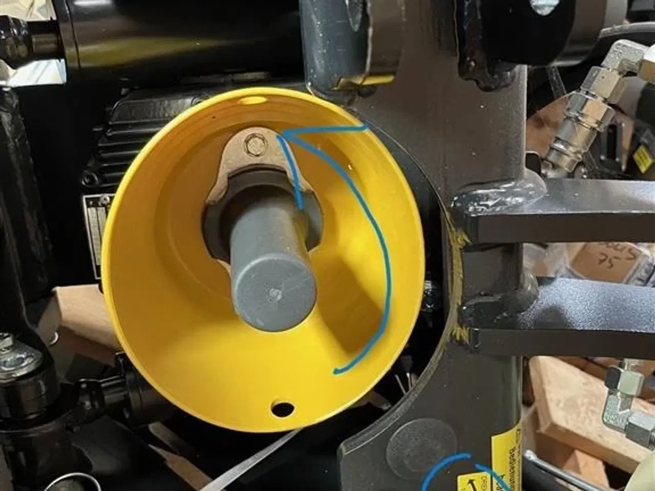 Billede 5 - - - - Folger 1800kg frontlift og Folger front PTO med 1000omd