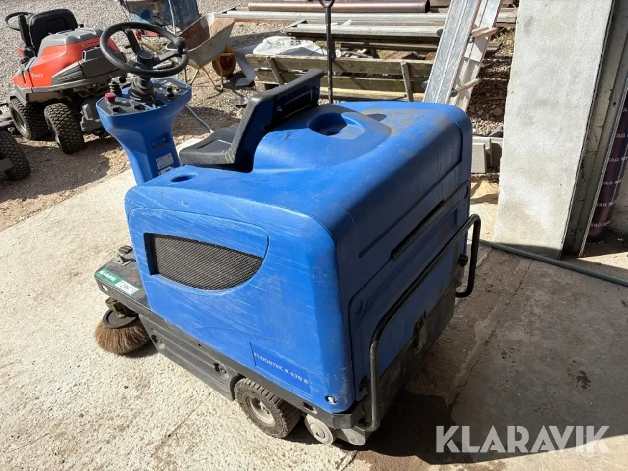 Billede 5 - Fejemaskine Nilfisk Alto Floortec R 670 B