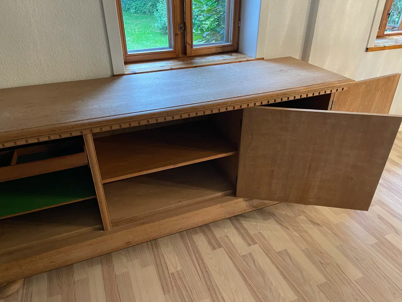 Billede 7 - Skænk / kommode i egetræ