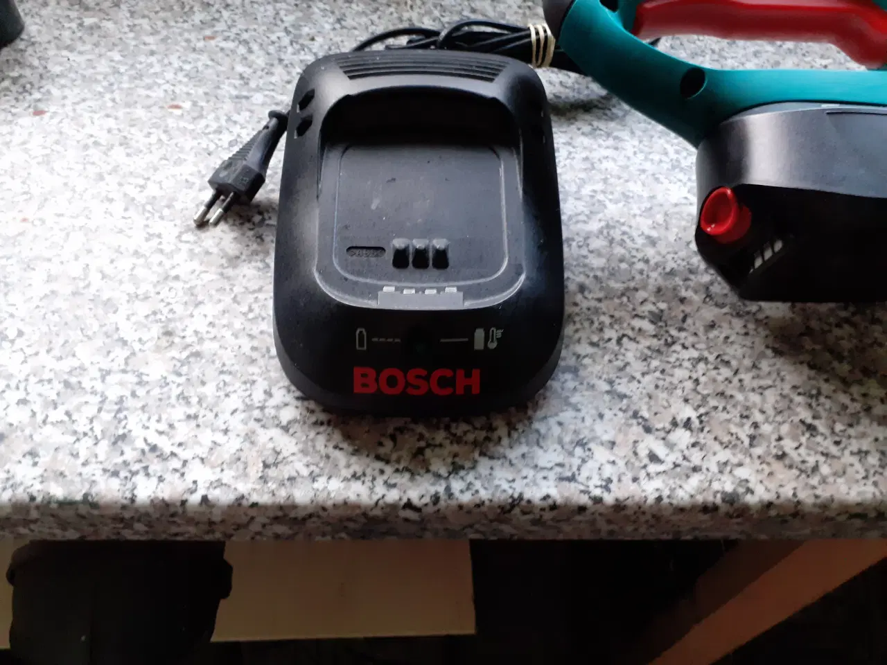 Billede 4 - BOSCH BATTERI HÆKKEKLIPPER