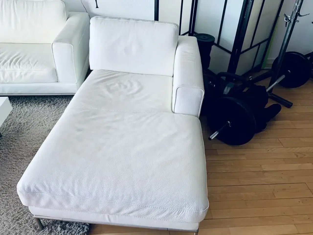 Billede 4 - Hvid lædersofa med chaiselong
