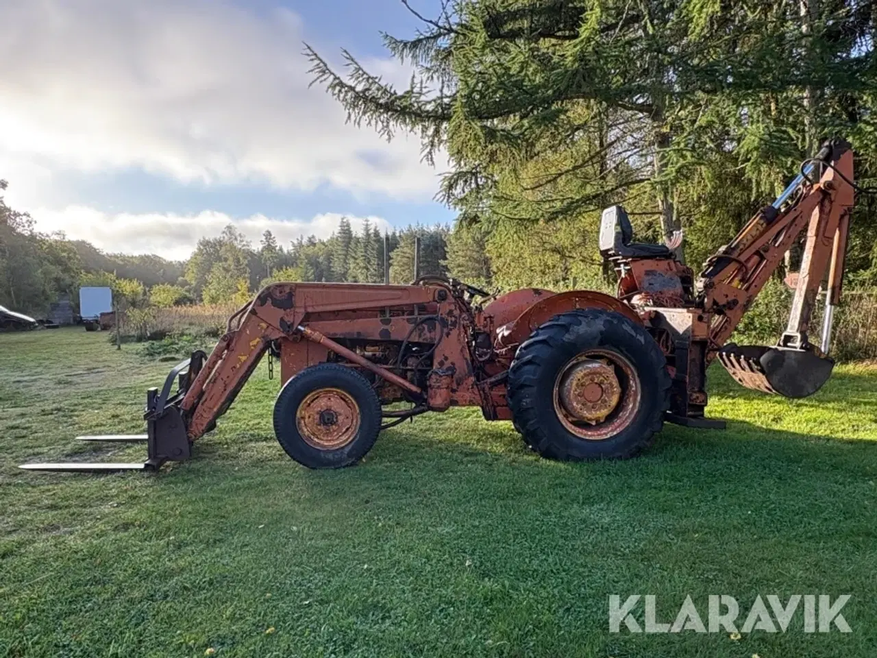 Billede 2 - Traktor Massey Ferguson 203C med frontlift og gravearm