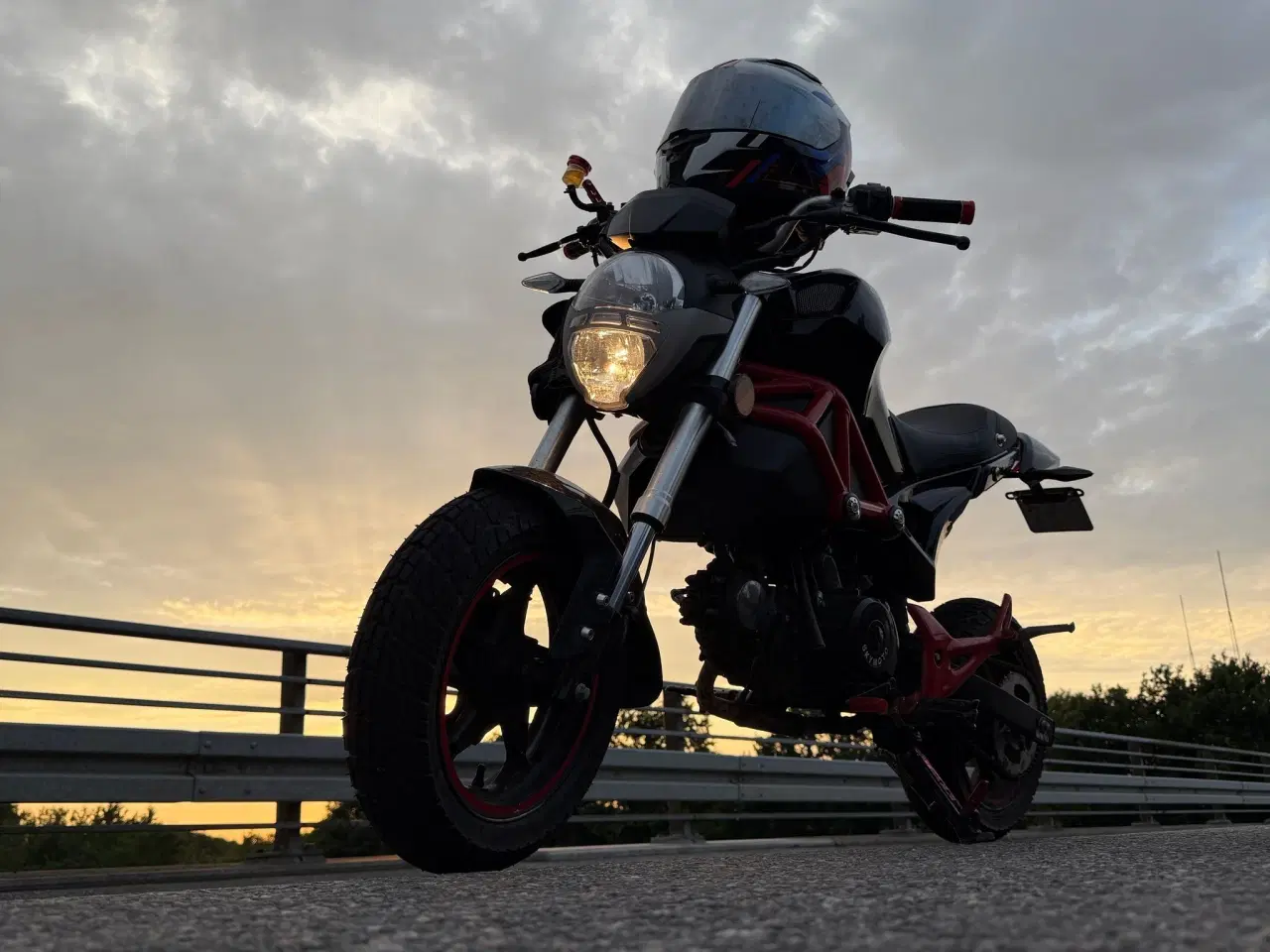 Billede 1 - Skymoto knallert 30 BYD