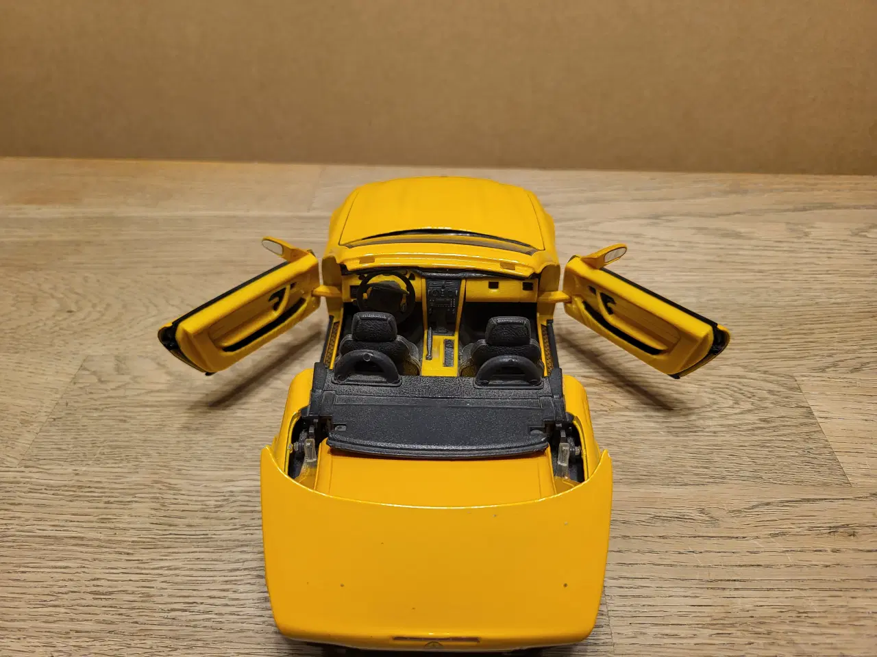 Billede 6 - Modelbil, Mercedes SLK 230. Skala 1/18