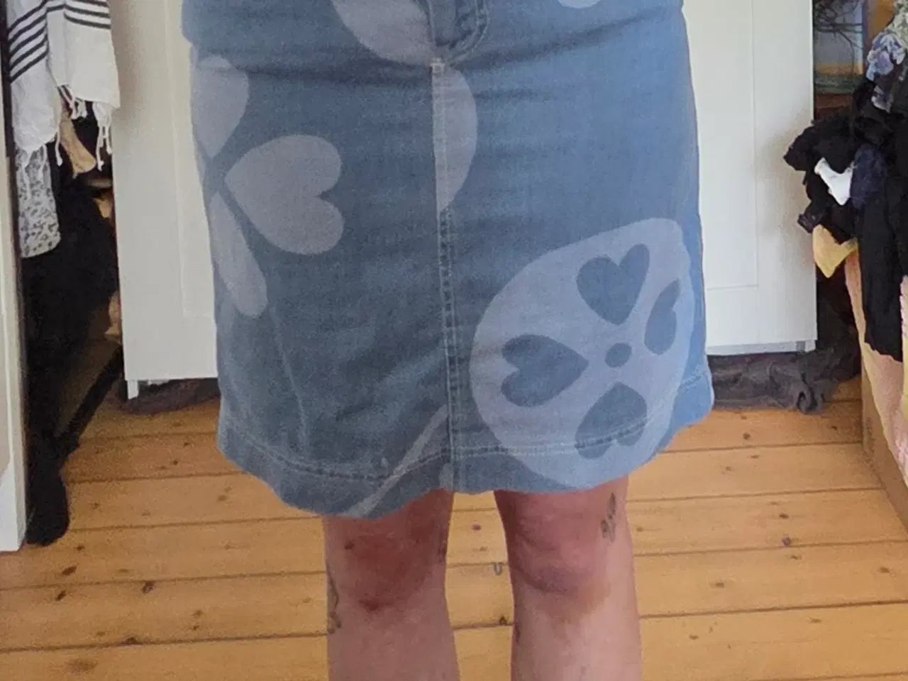 Billede 1 - Unik Moschino Couture! Denimnederdel, Næsten ny