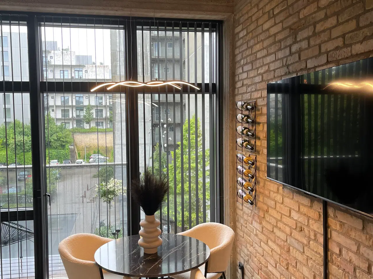 Billede 2 - Rundt spisebord - Sandalf - Sort marmor look