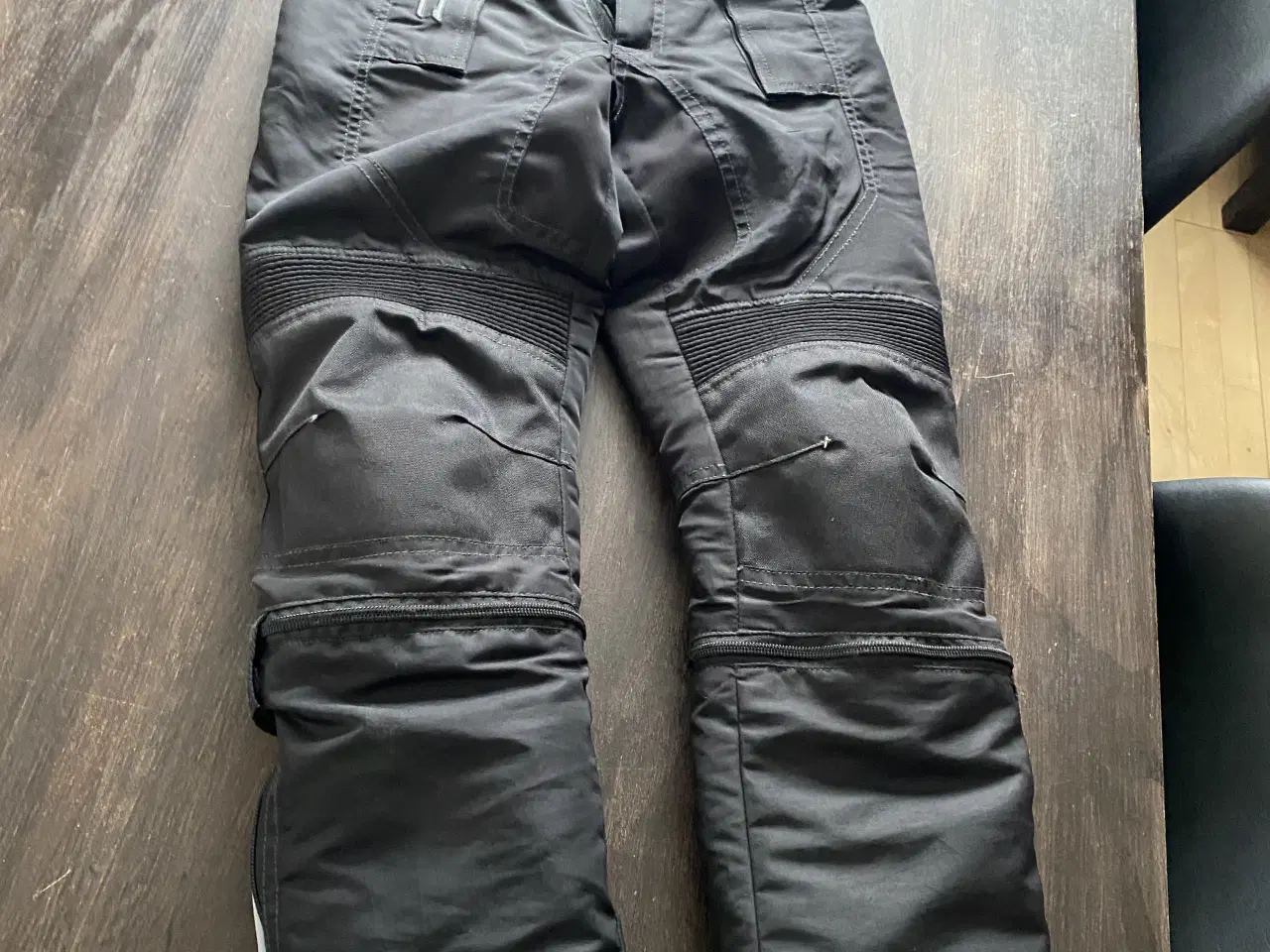 Billede 2 - Mc tøj str 128. 