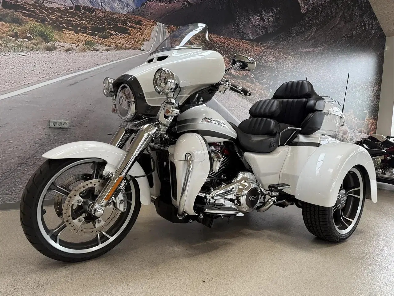 Billede 15 - Harley-Davidson FLHTCUTGSE Tri Glide Ultra CVO 117" Trike