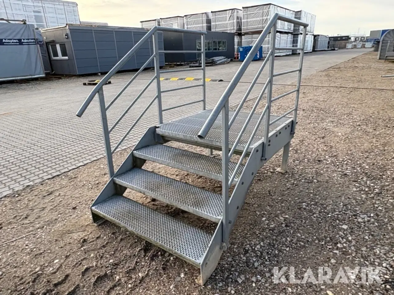 Billede 12 - Trappe og repos med gelænder