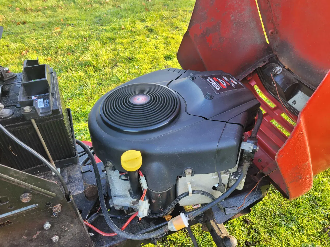 Billede 1 - Stor Jonsered 48" klipper V Twin Motor 