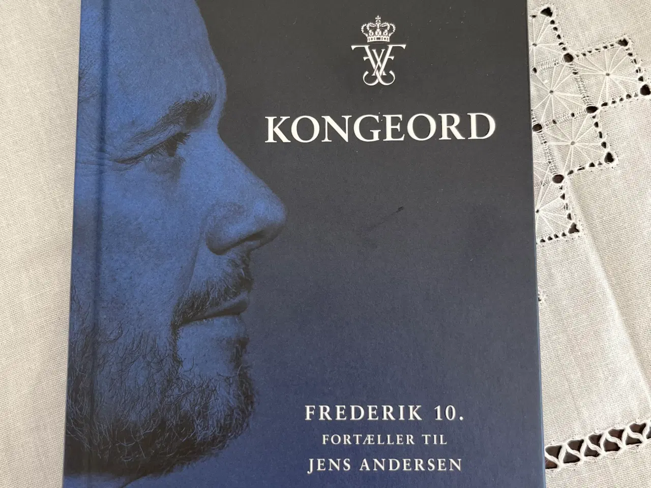 Billede 1 - Bogen "Kongeord"