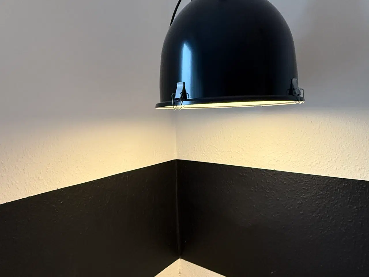 Billede 2 - 3 sorte lamper (IKEA)