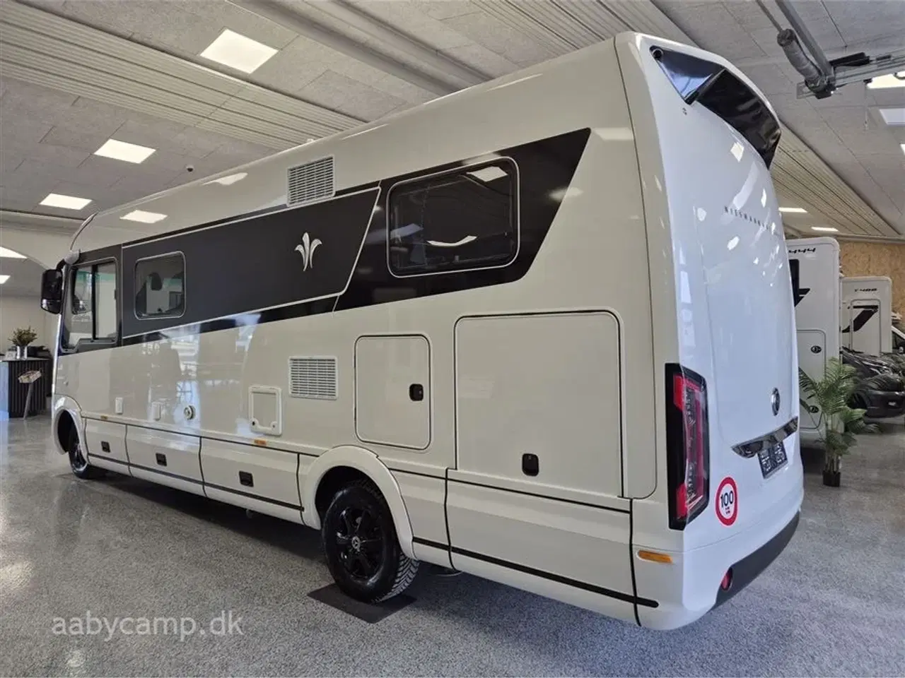 Billede 4 - 2025 - Niesmann+Bischoff Arto 78   solceller. 3x150 Ah lithium batterier. 3000w inverter. Elektrisk markise. Udv. gas/vand. Helårsdæk. 2x TV. Duo control. luft undervogn. Hydrauliske støtteben.