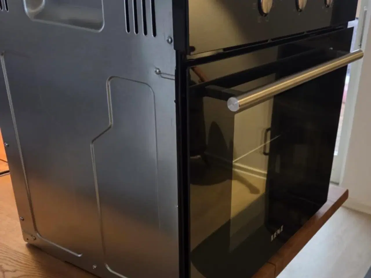 Billede 1 - 54L. Senz SEIO2060FB indbygningsovn sælges