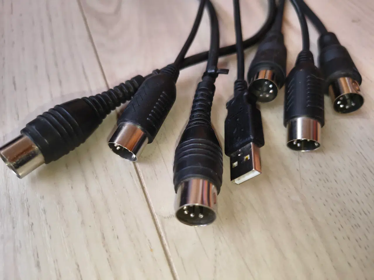Billede 2 - Midi DIN kabel og adapter