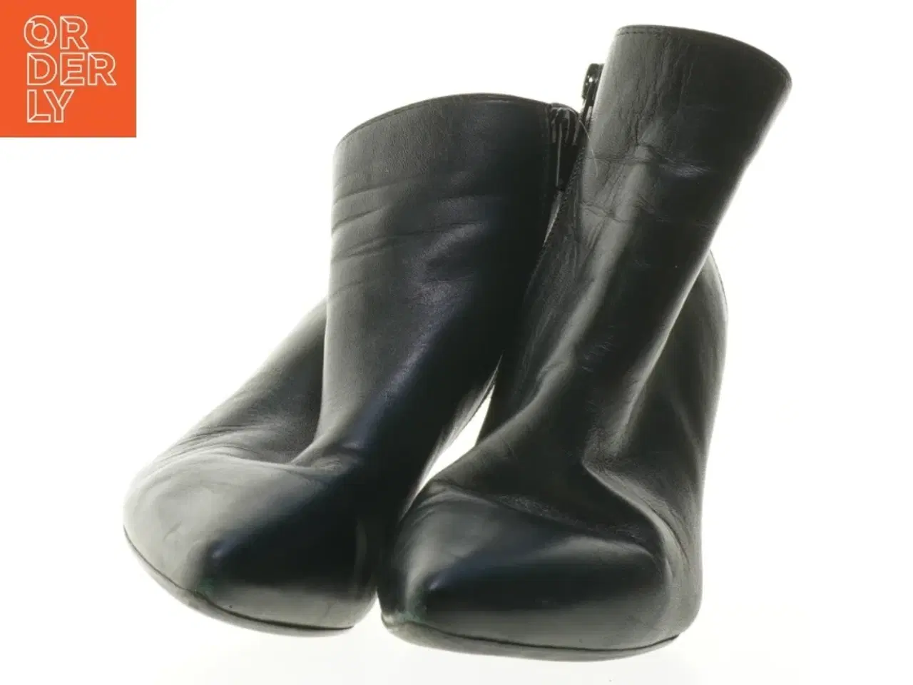 Billede 3 - Sort ankelstøvle med hæl fra Unisa (str. 38 )