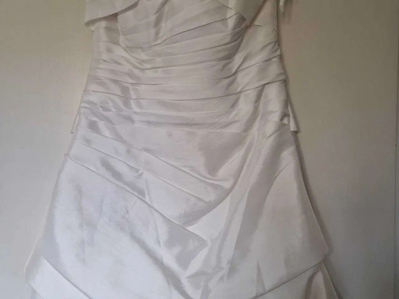 Billede 2 - Konfirmationskjoler 2 stk