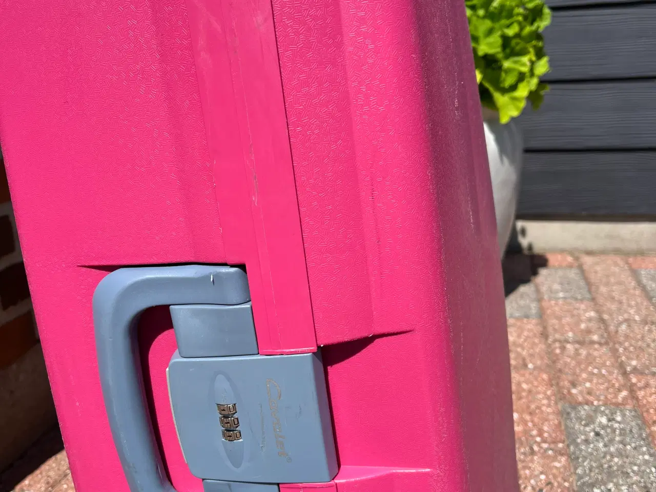 Billede 2 - Pink kuffert hård m/lås og kode