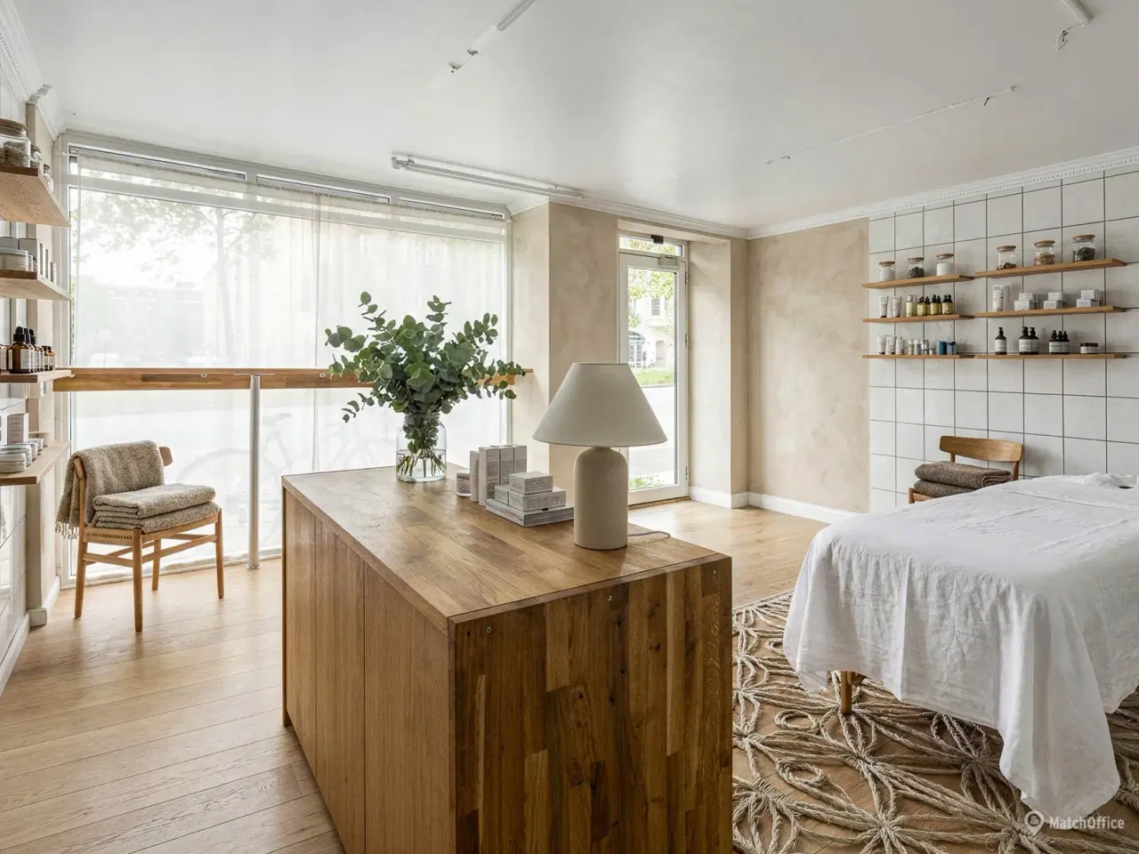 Billede 2 - Butik på 66 m² med stort vinduesparti mod gaden - 3 måneders lejefrihed ved indflytning