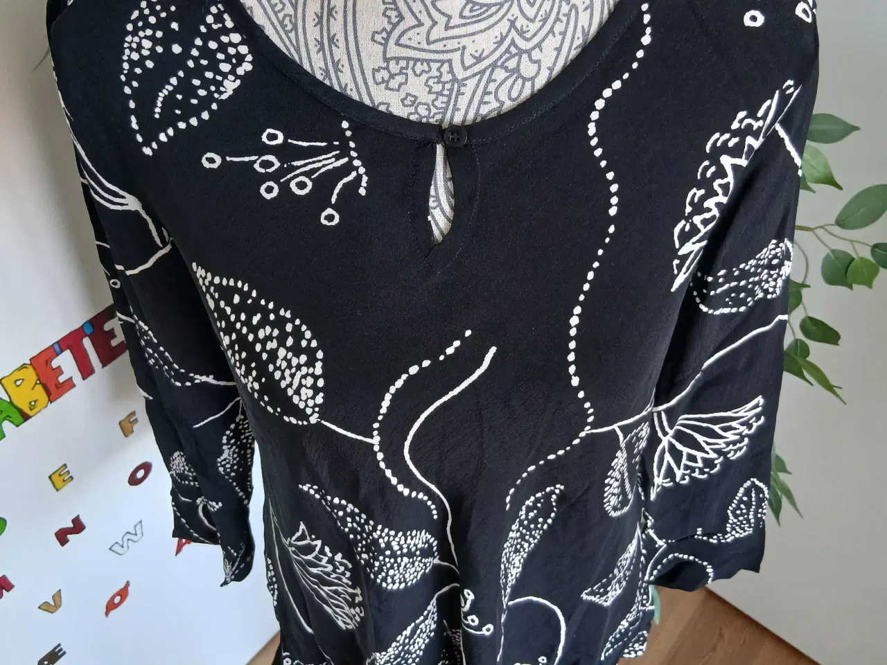 Billede 2 - Top. Masai. XS/34