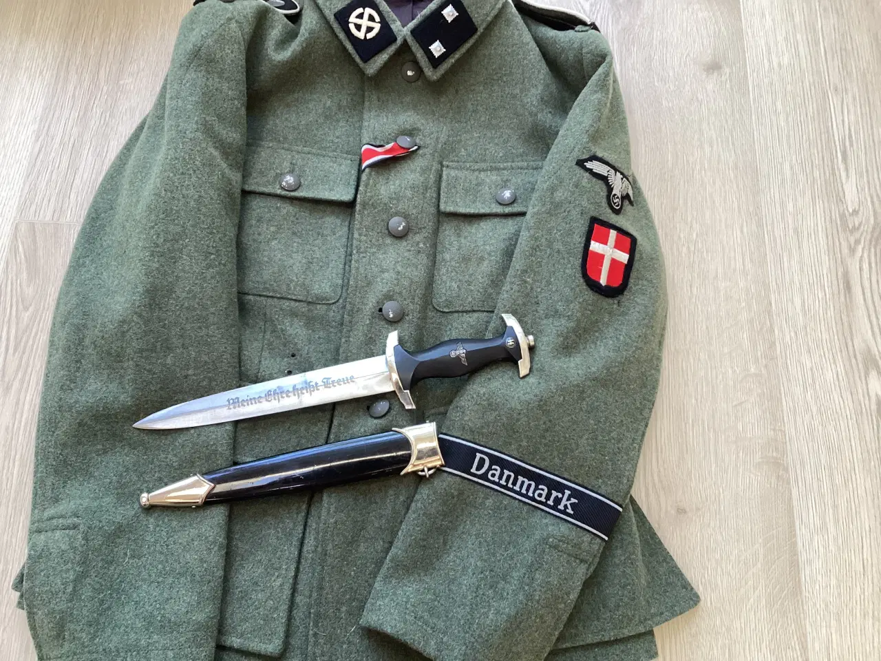 Billede 2 - SS daggert og jakke .