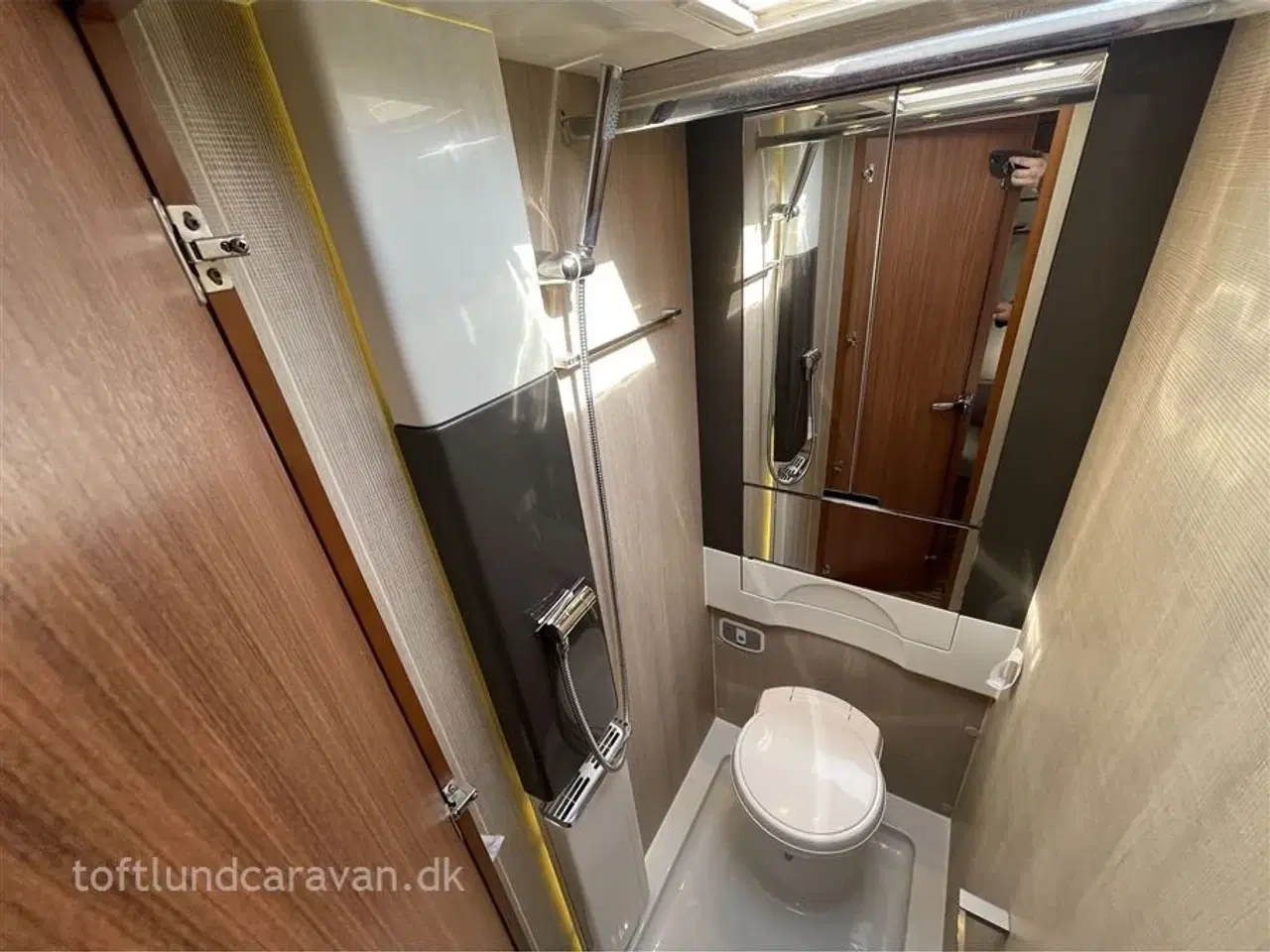 Billede 8 - 2014 - Adria Alpina 663 UK   Helårs-FAMILIEVOGN, op til 8 sovepladser, ALT I UDSTYR inkl. stort fortelt fra 2024