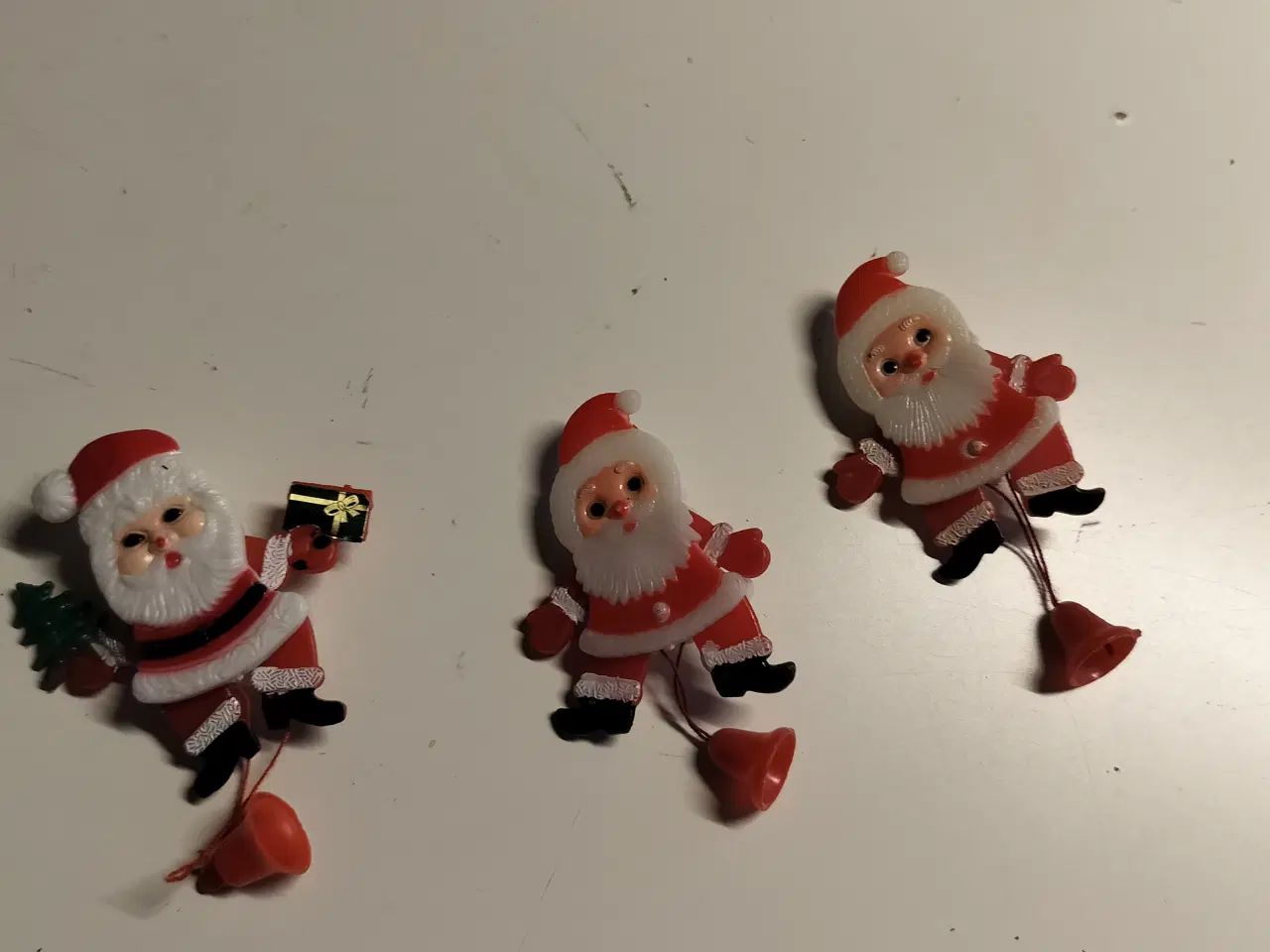 Billede 2 - Gammel sprællemænd / Sprællenisse i plastik.