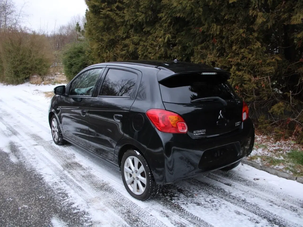 Billede 4 - Mitsubishi Space Star 1,2 Black & White