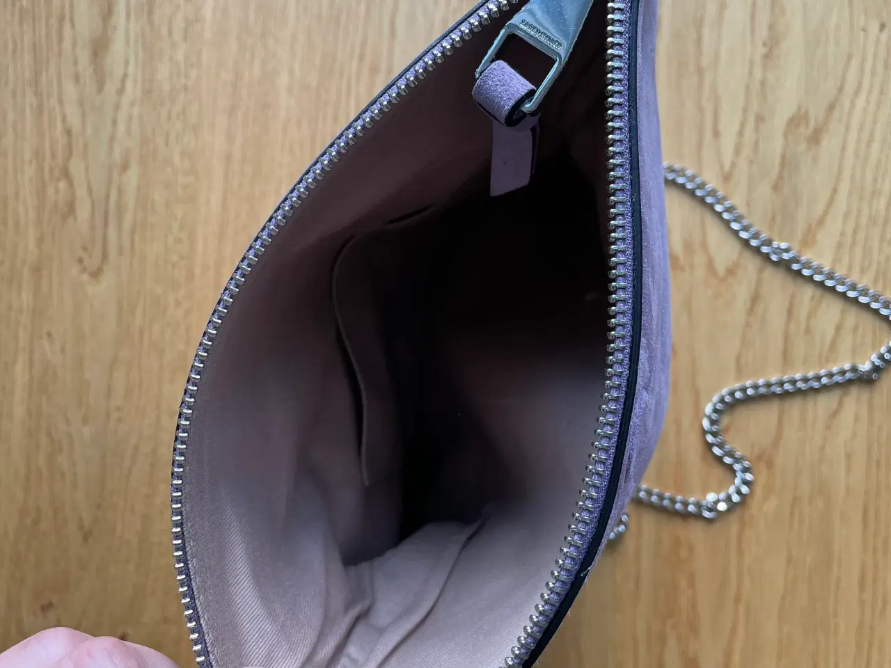 Billede 5 - Karen Millen lilla skuldertaske ruskind