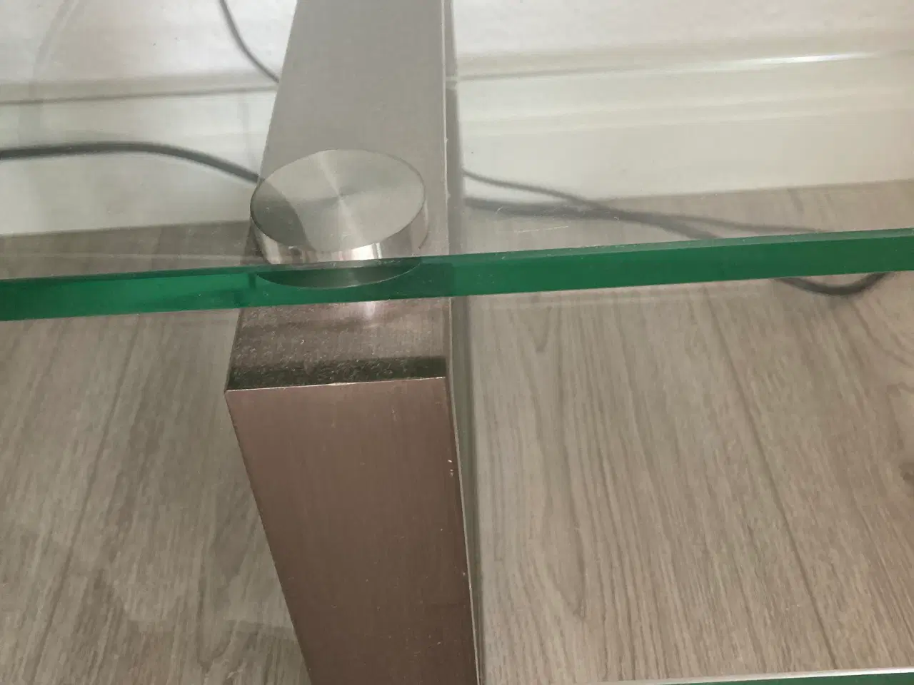 Billede 3 - TV-bord i glas og stål