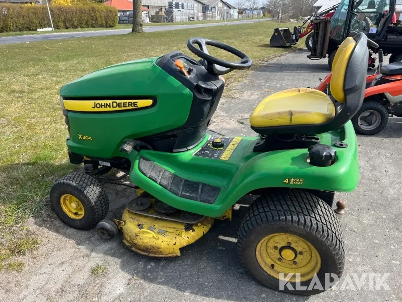 Billede 9 - Græsslåmaskine John Deere X304