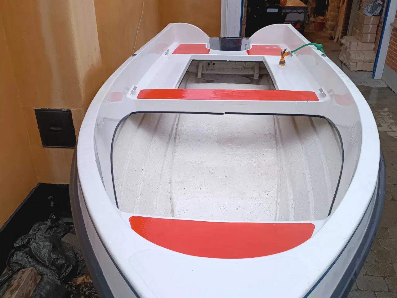 Billede 1 - Jolle med motor og trailer 