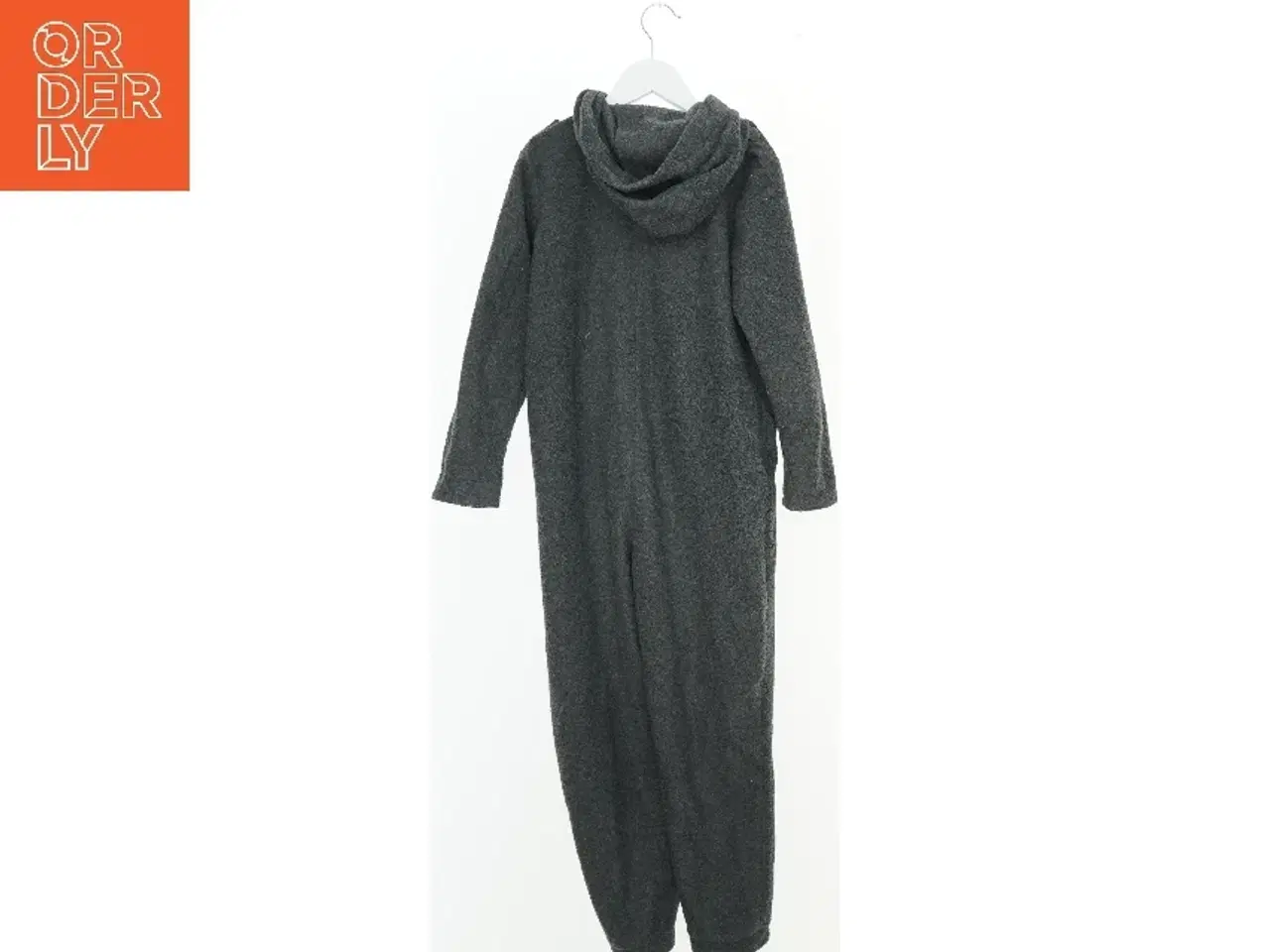 Billede 2 - Termodragt med hætte fra Karmameju (str. 122)