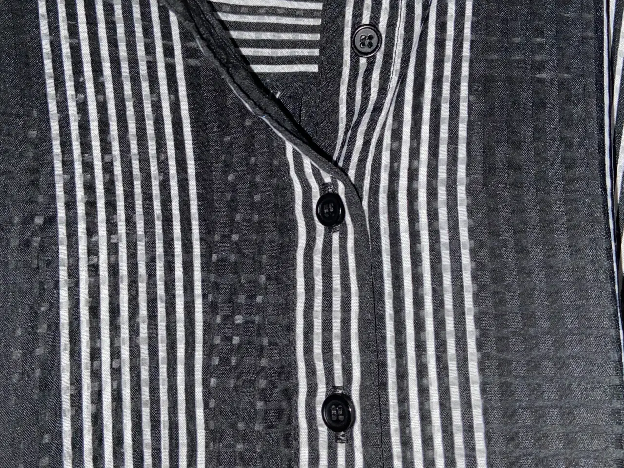 Billede 4 - Educe skjorte sort med hvide striber