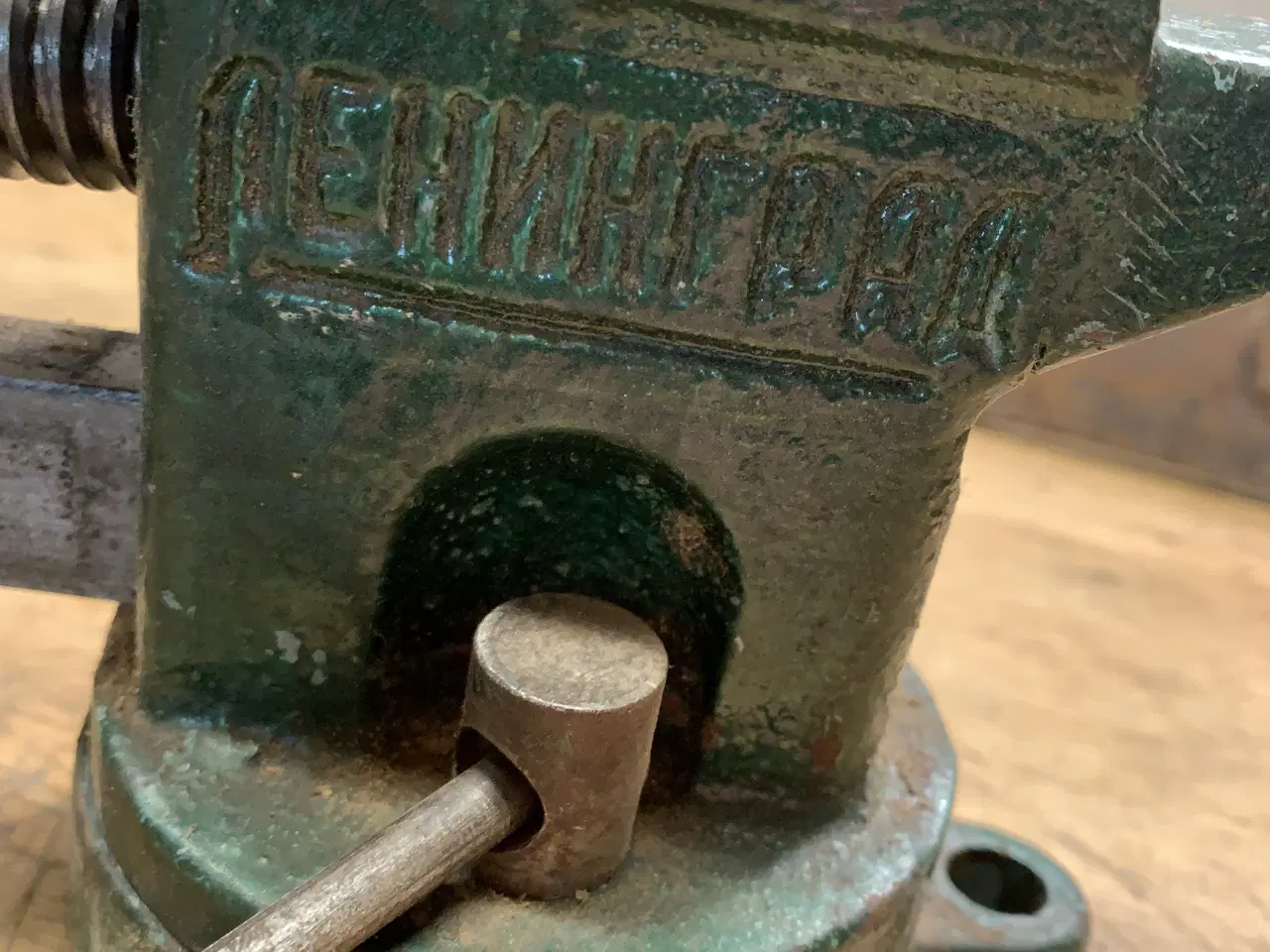 Billede 3 - Skruestik med drejefunktion