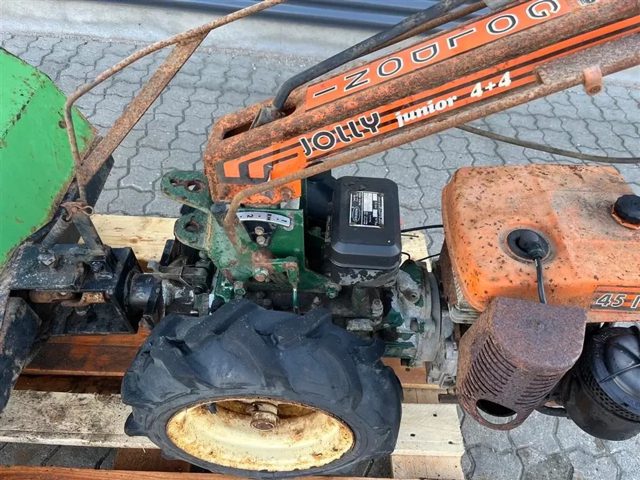 Billede 11 - Goldoni J451 tohjulet traktor med kost
