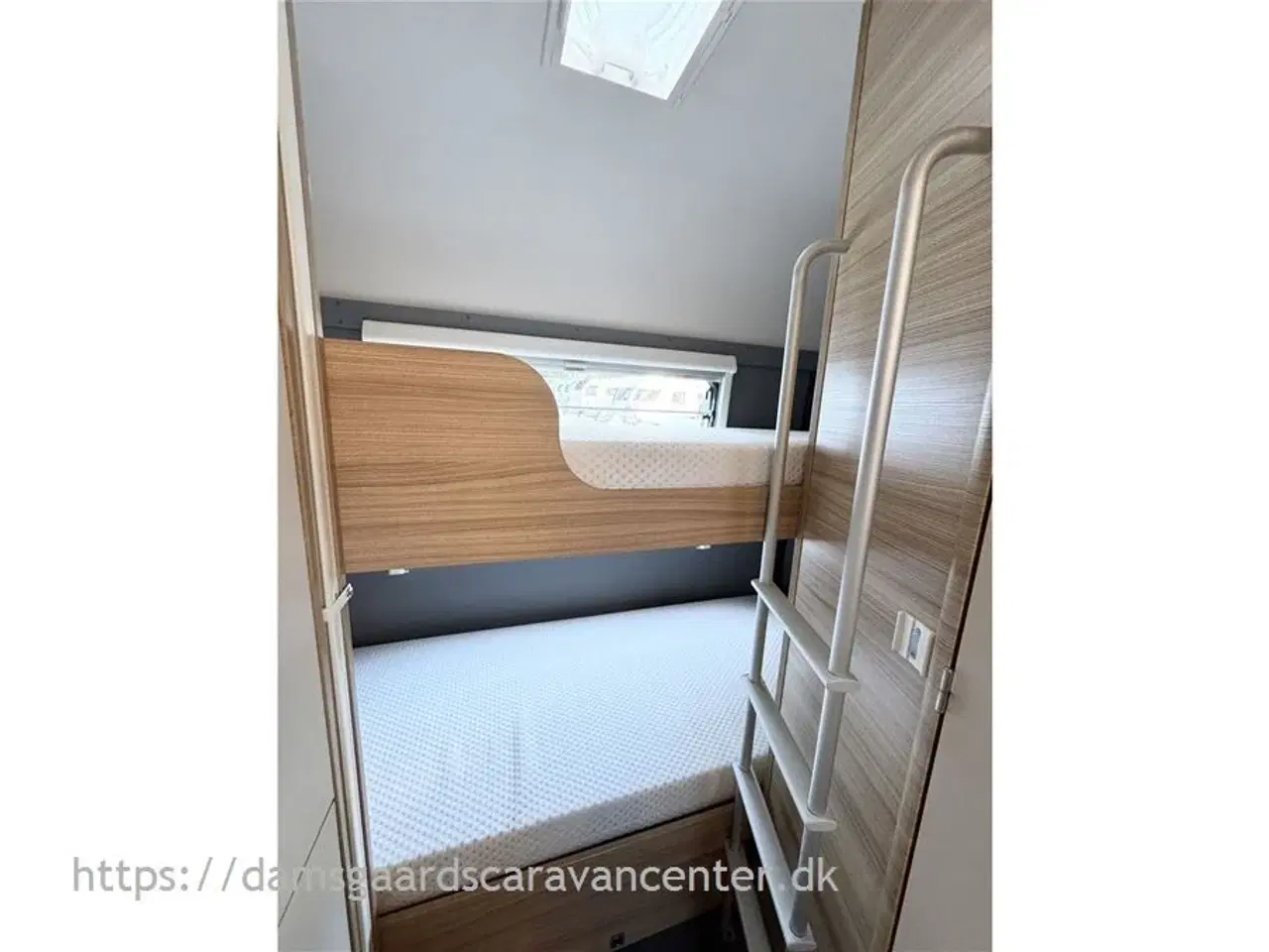 Billede 12 - 2022 - Dethleffs Camper 500 QSK D-Line Dobbeltseng-Køjer-Gulvtemp.-Mover-Telt