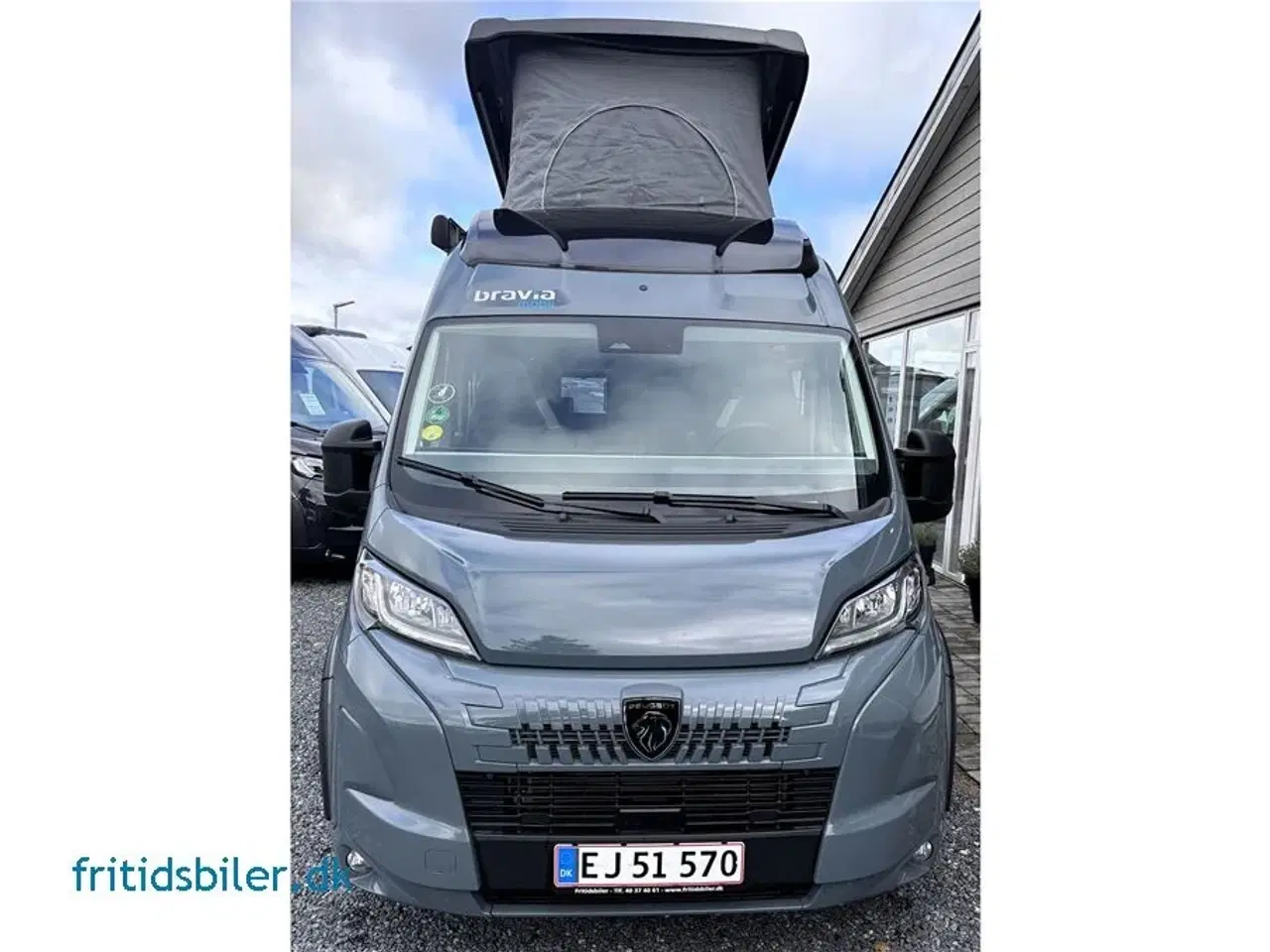 Billede 6 - 2025 - Bravia 599 180 Hk   Bravia 599 med pop up tak tak – 4 sovplatser och 180 hk!