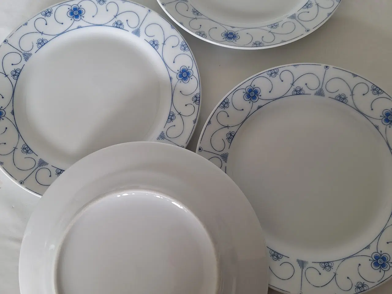 Billede 2 - Tallerkener